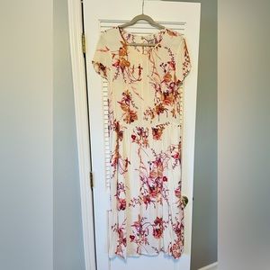 Floral mid length dress. Never worn. Size XXL